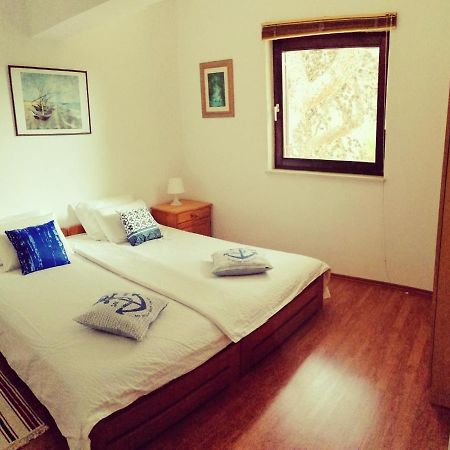 Apartment By The Beach Primošten Esterno foto